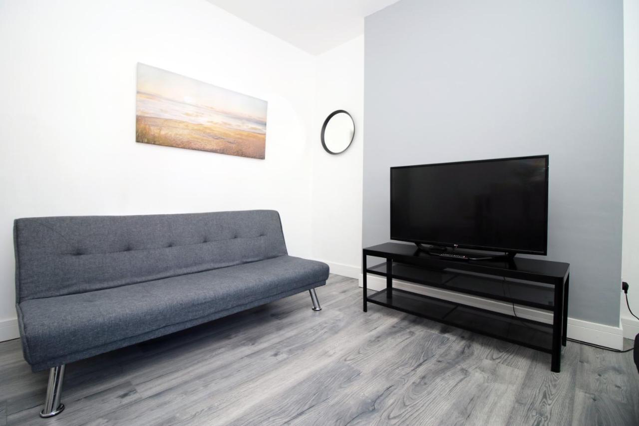 Executive Style 2 Bed Flat In Bridgend F2 Apartment Exterior photo